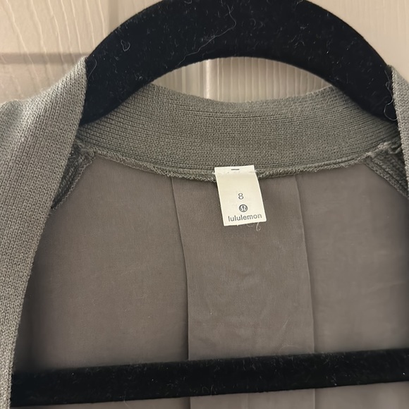 Lululemon Still At Ease Wrap (size 8) Grey Sage - Picture 10 of 10
